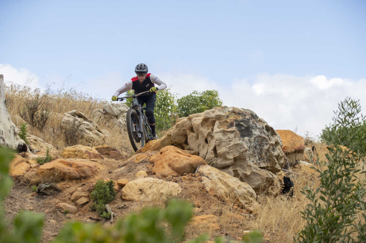 review 7iDP Project Knee Pads by Myles Kelsey of Bike Network in Cape Town South Africa
