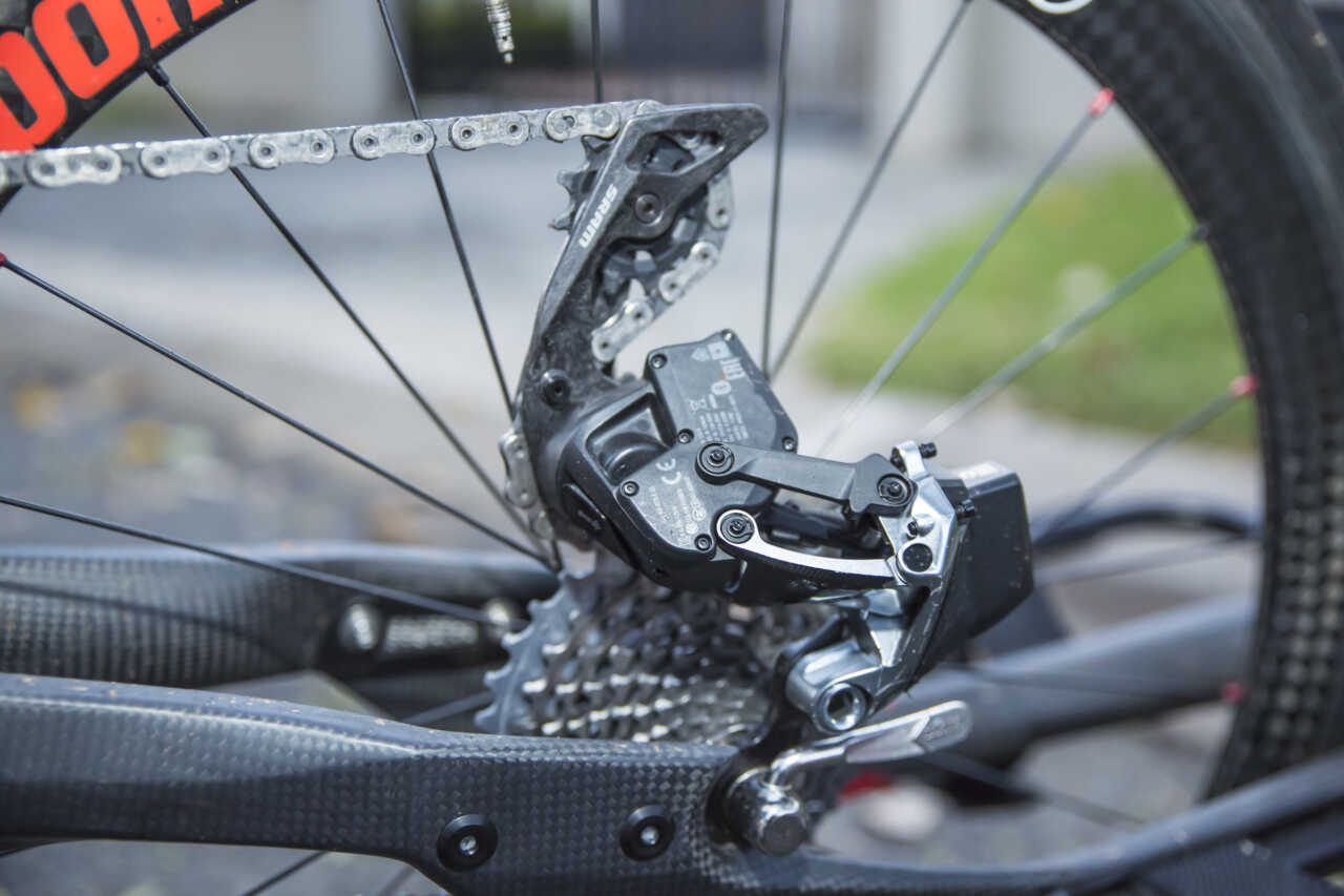 Take a closer look at Supa Piet's carbonbike revox