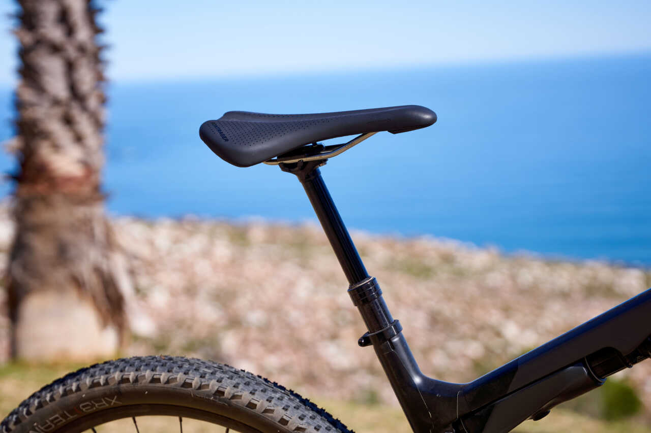 review of the trek e-caliber electric-assist mountain bike by myles kelsey of bike network