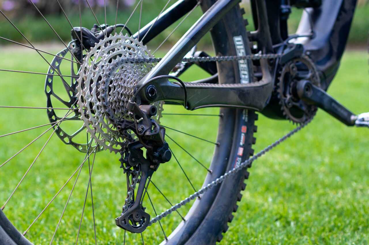 a review of the 2023 giant trance electric mountain bike as written by myles kelsey and published on bike network in paarl, south africa