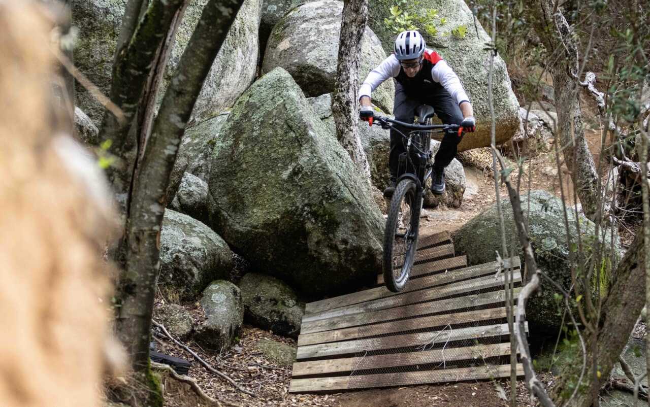 a review of the 2023 giant trance electric mountain bike as written by myles kelsey and published on bike network in paarl, south africa