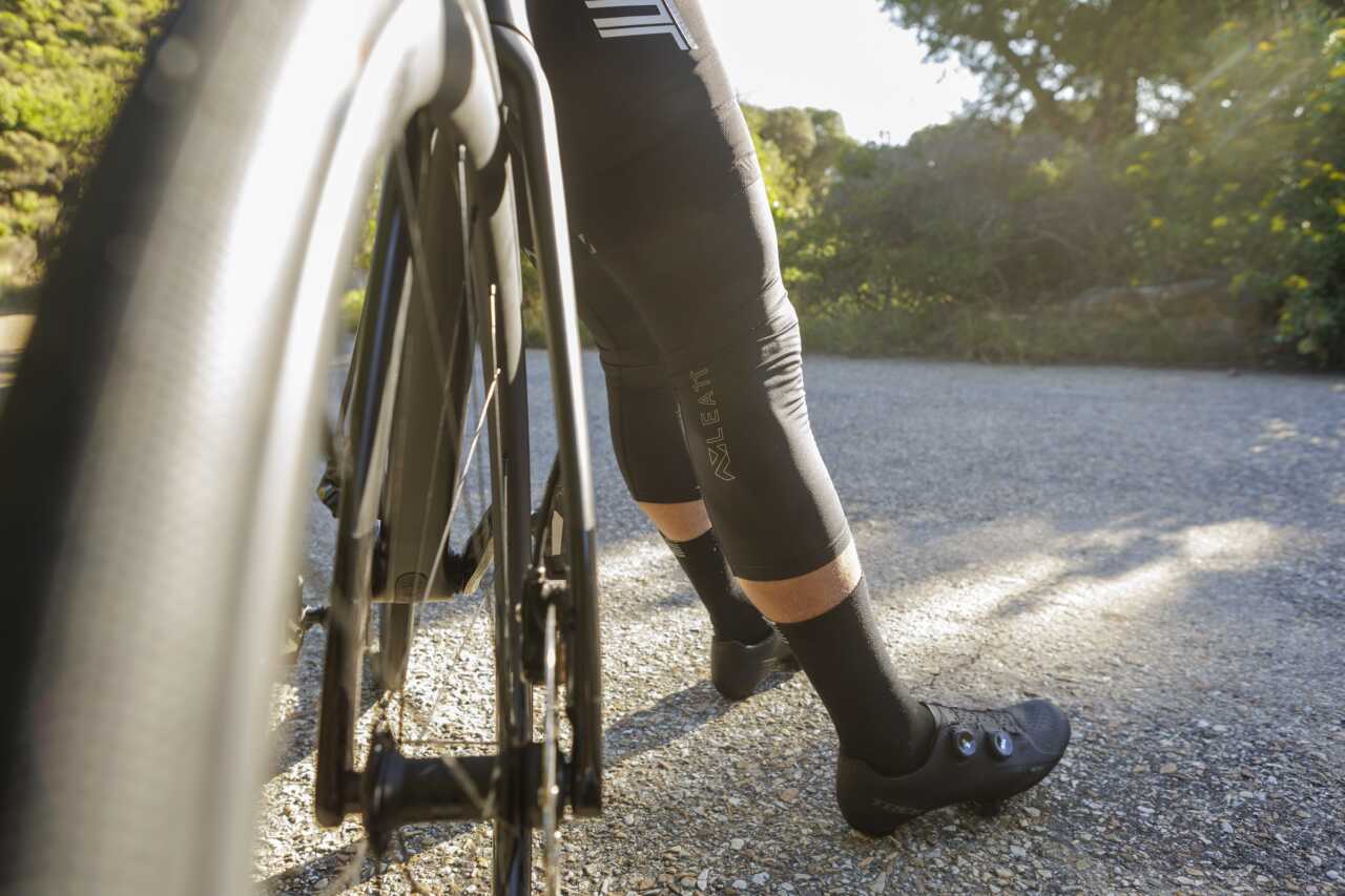 22 may 2025, caoe town SOUTH AFRICA | reiew of the leatt arm and knee warmers for road, gravel and mountain biking as published on bike network by myles kelsey