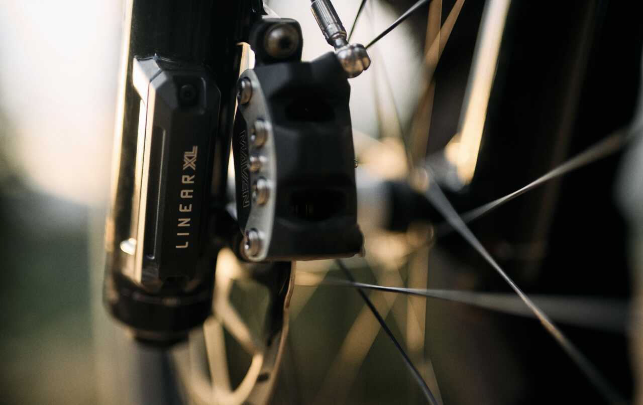 7 april 2026, cape town; SOUTH AFRICA | details on the new rockshox zeb fork as published on bike network by myles kelsey