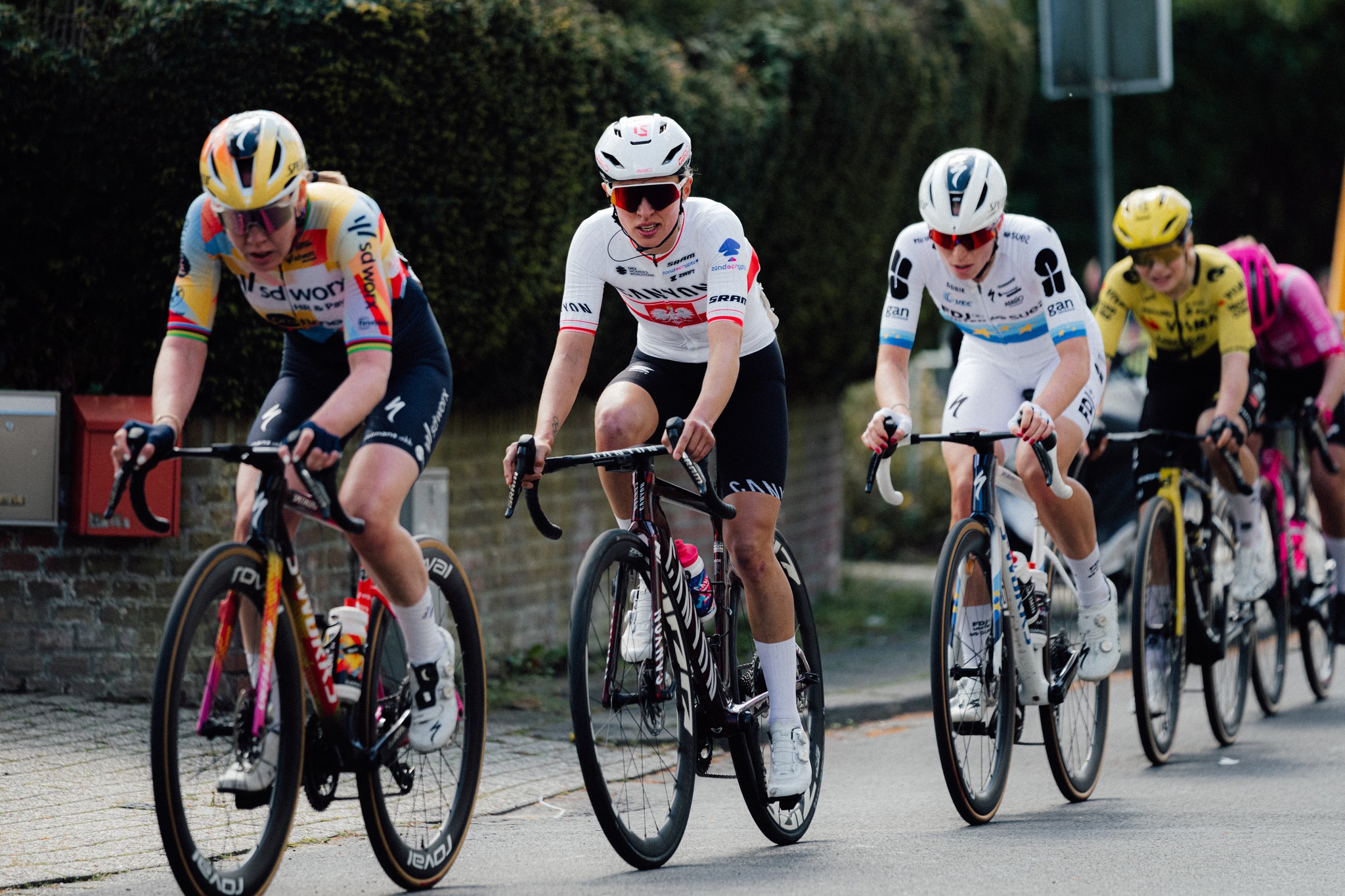 20 april 2026, cape town, SOUTH AFRICA | youtube highlights and recap of the 2026 amstel gold bike race as published on bike network