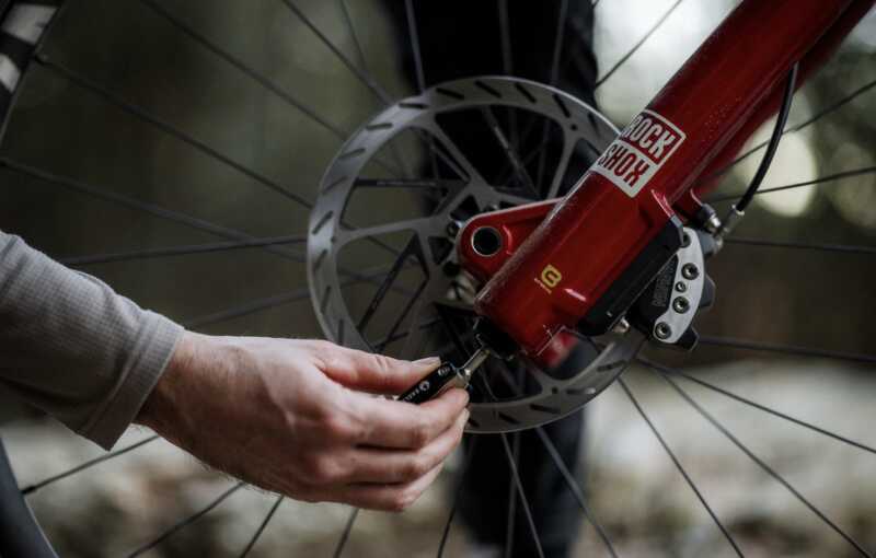 7 april 2026, cape town; SOUTH AFRICA | details on the new rockshox zeb fork as published on bike network by myles kelsey